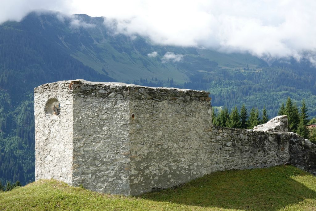 Ruines de l'ancienne chapelle